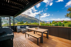 Views on Parry - Lake Hawea Holiday Home, Dingle Burn